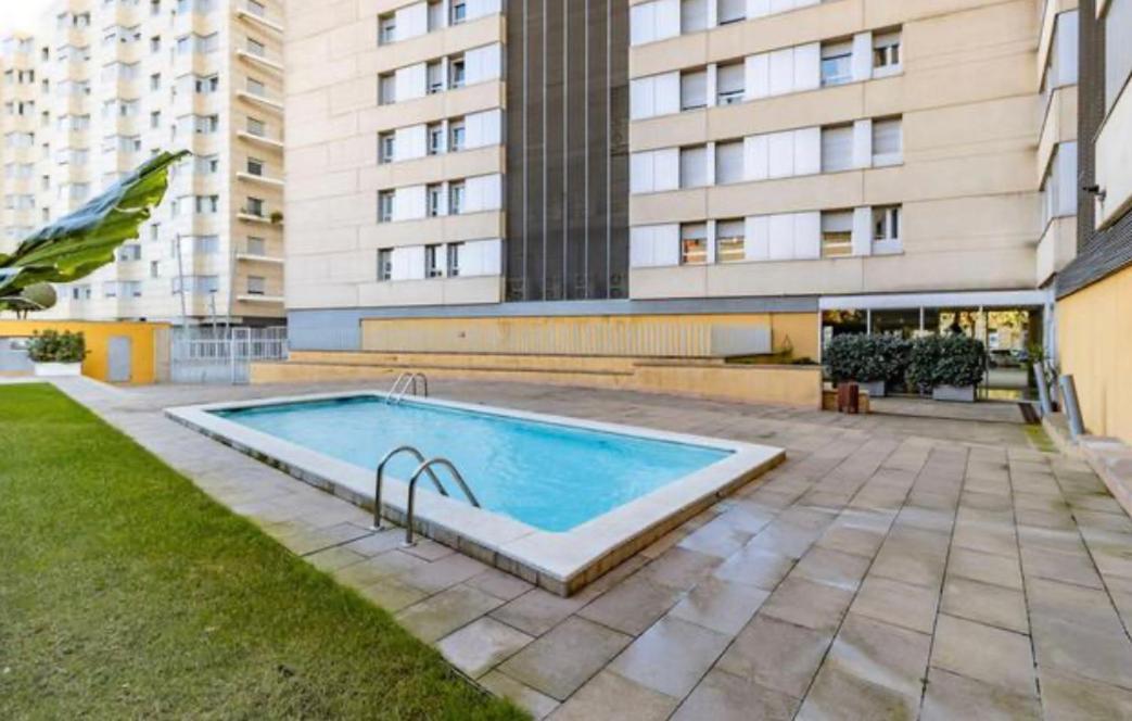 Espectacular Piso Cerca De La Playa Apartment Sant Adria de Besos Bagian luar foto